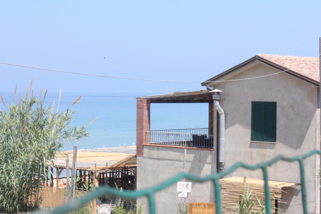 Waikiki Beach Apartments サンタ・マリア・ディ・カステッラバーテ エクステリア 写真
