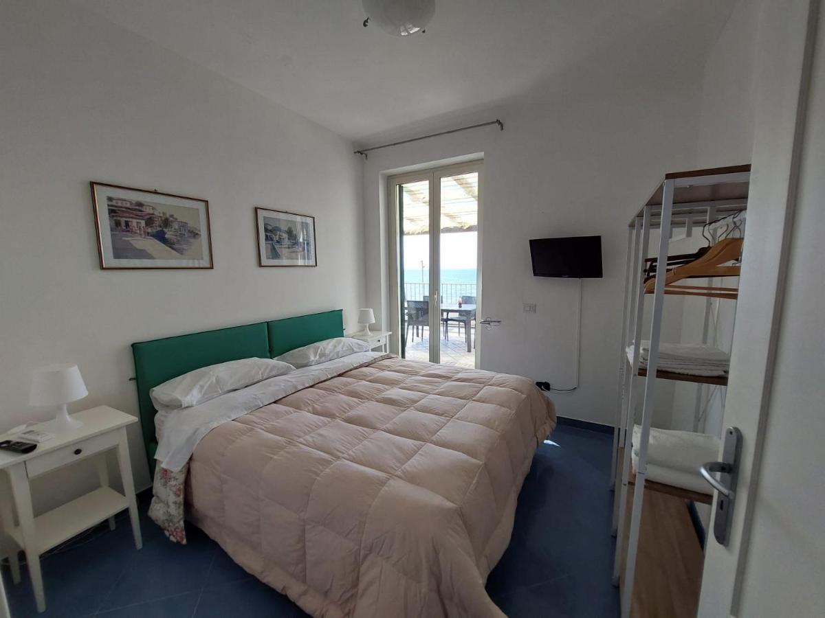 Waikiki Beach Apartments サンタ・マリア・ディ・カステッラバーテ エクステリア 写真